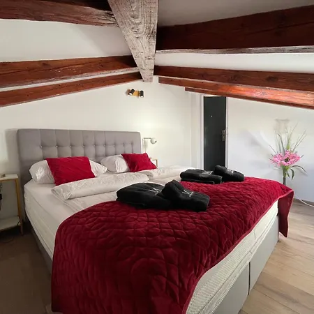 Moro Apartment